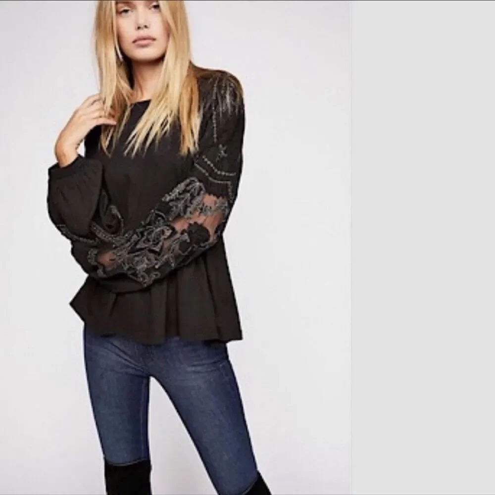 ✨FREE PEOPLE Embroidered Penny Tee Shirt Black Sz Small Top✨
